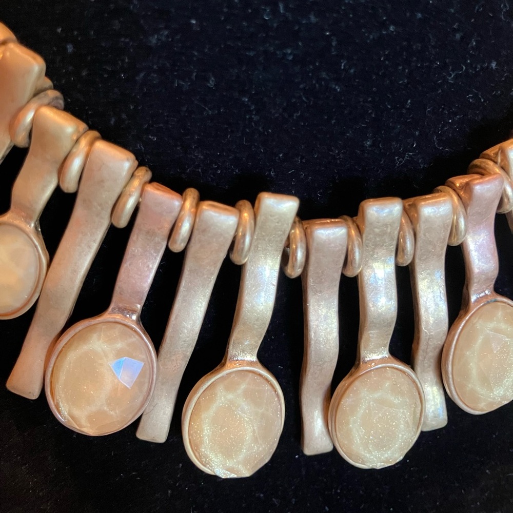 Elegant Gold and Cream Necklace - Picture 6 of 10